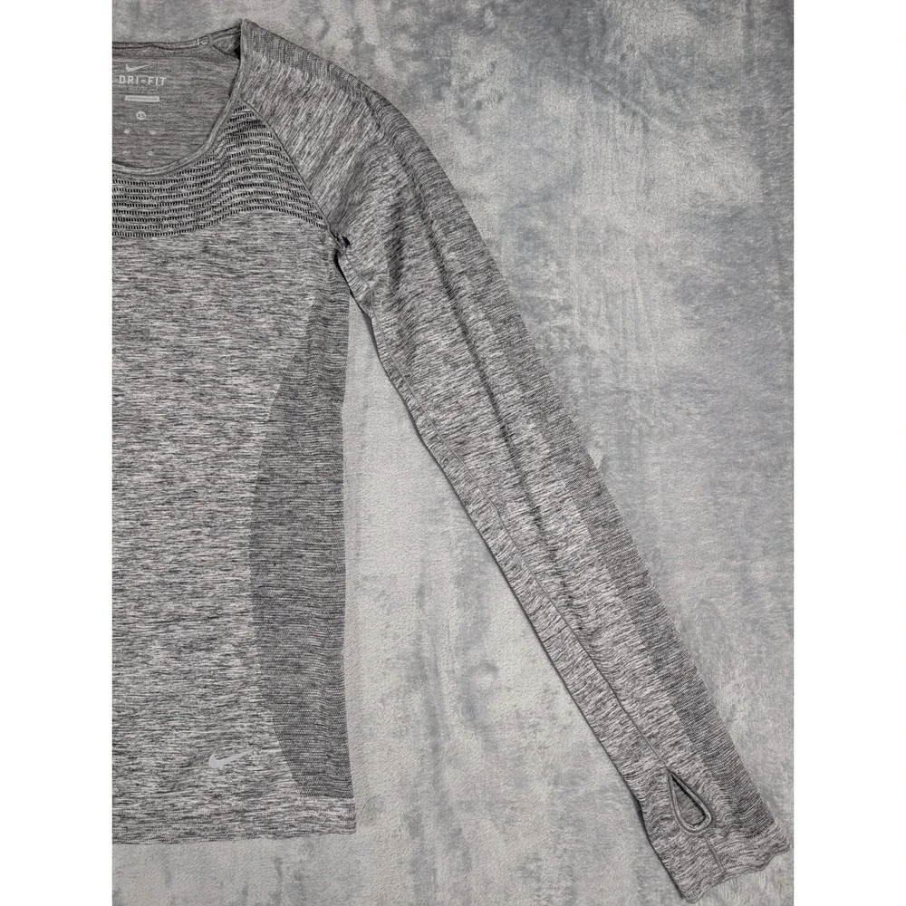 Nike Dri-FIT Knit Running Top Womens Extra Small XS Gray Heather Long Sleeve